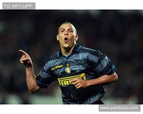 传奇球员回顾：那些改变足球历史的伟大人物与瞬间